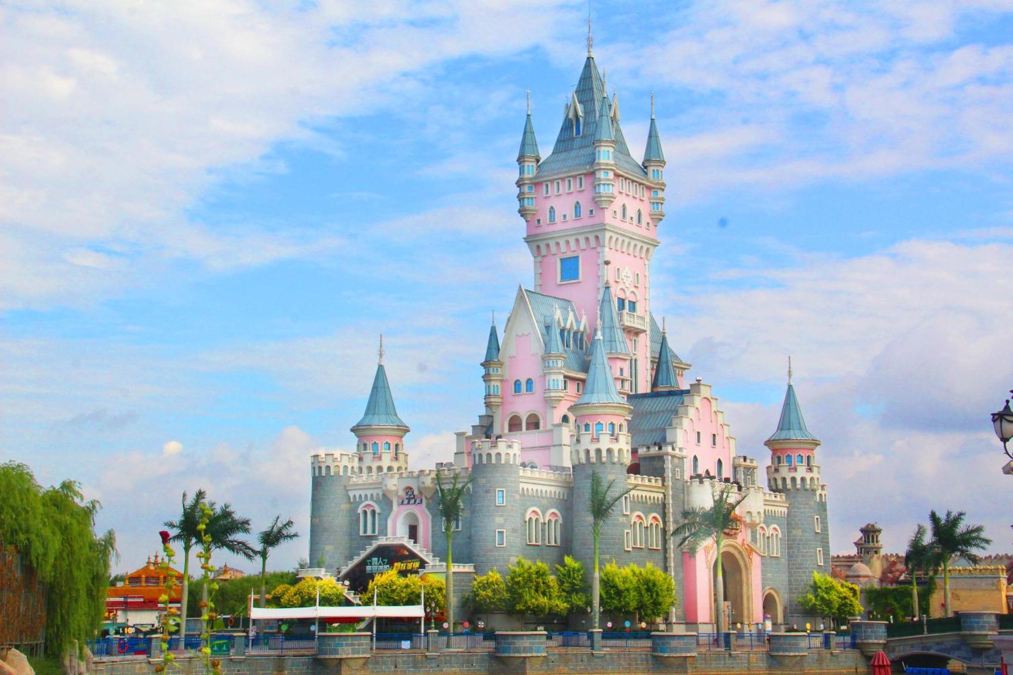 Nostalgia Hotel Near Tianjin Polar Ocean Word- Tianjin Fonte Joy World, 10 Minutes Drive Away From Tianjin Tanggu High-Speed Railway Station, Free Ice-Cream, Mineral Water, Snacks And Laundry Service, English Communication Well Exteriör bild