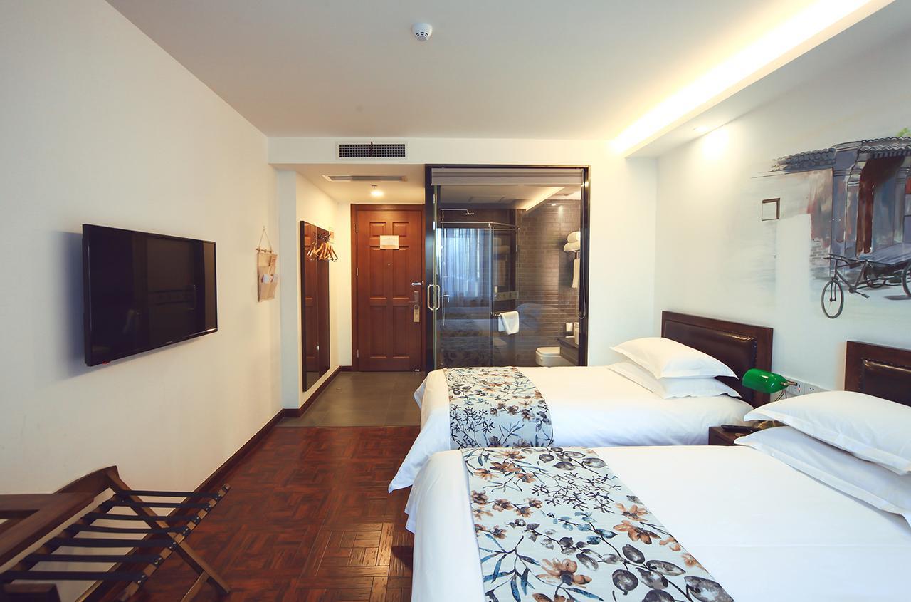 Nostalgia Hotel Near Tianjin Polar Ocean Word- Tianjin Fonte Joy World, 10 Minutes Drive Away From Tianjin Tanggu High-Speed Railway Station, Free Ice-Cream, Mineral Water, Snacks And Laundry Service, English Communication Well Exteriör bild