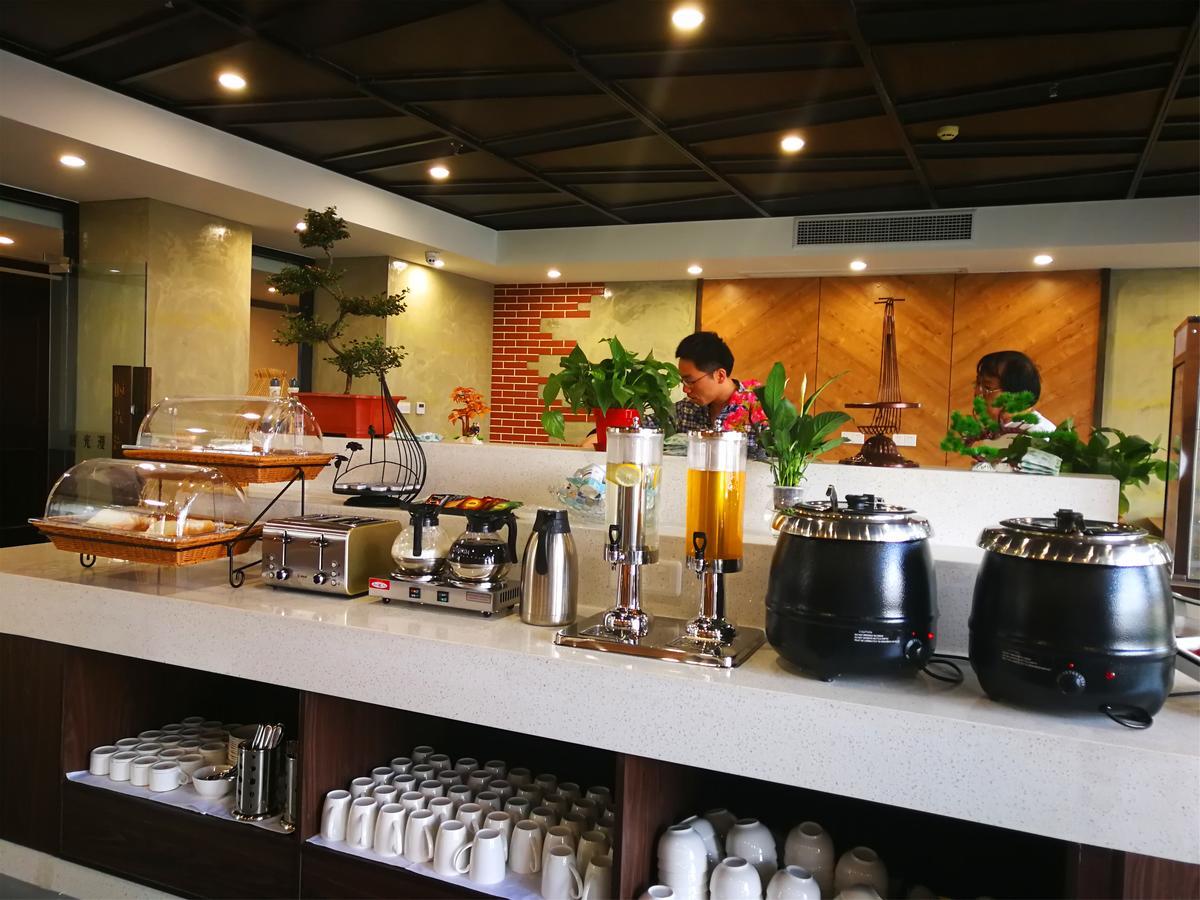 Nostalgia Hotel Near Tianjin Polar Ocean Word- Tianjin Fonte Joy World, 10 Minutes Drive Away From Tianjin Tanggu High-Speed Railway Station, Free Ice-Cream, Mineral Water, Snacks And Laundry Service, English Communication Well Exteriör bild