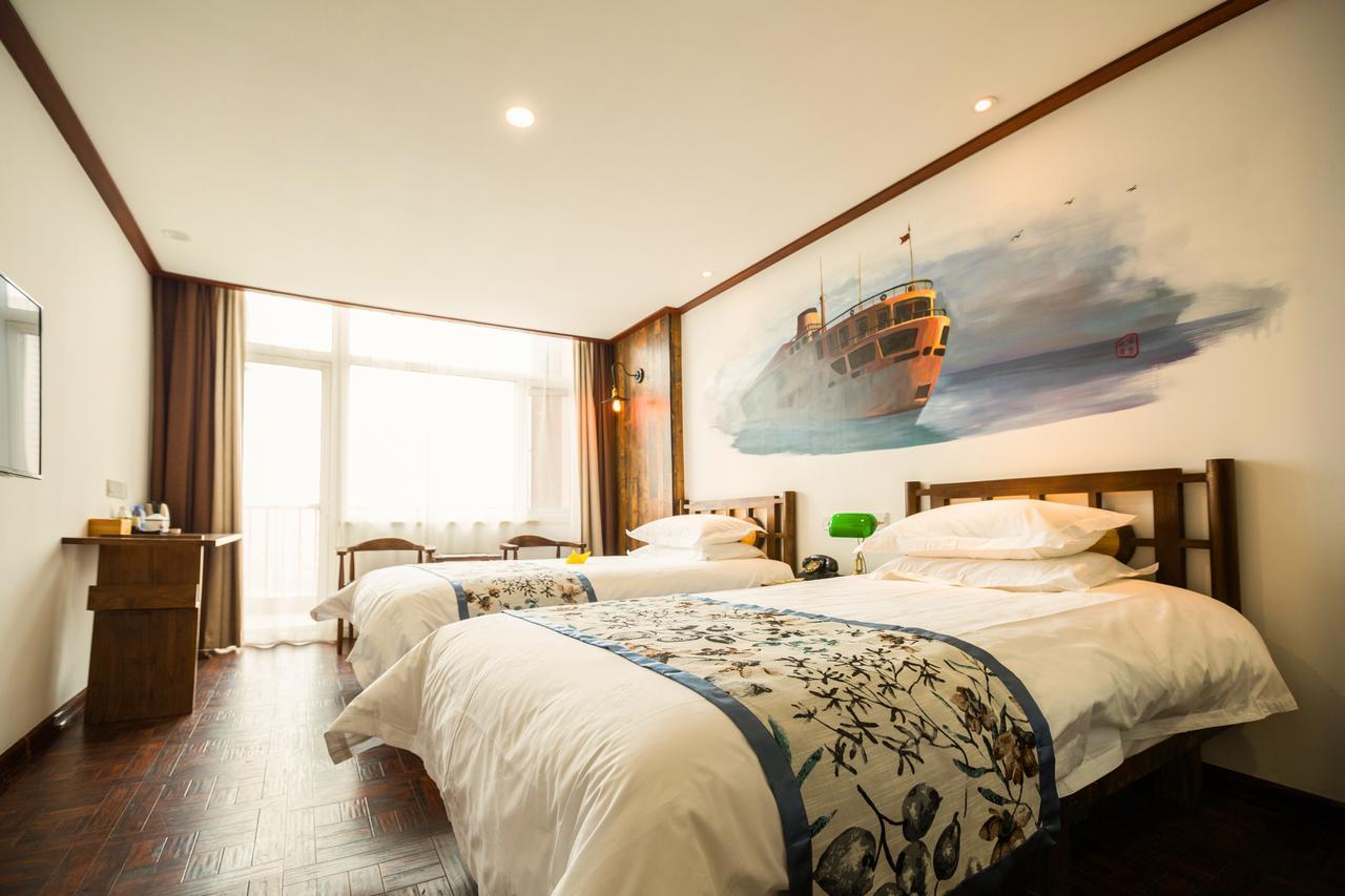 Nostalgia Hotel Near Tianjin Polar Ocean Word- Tianjin Fonte Joy World, 10 Minutes Drive Away From Tianjin Tanggu High-Speed Railway Station, Free Ice-Cream, Mineral Water, Snacks And Laundry Service, English Communication Well Exteriör bild