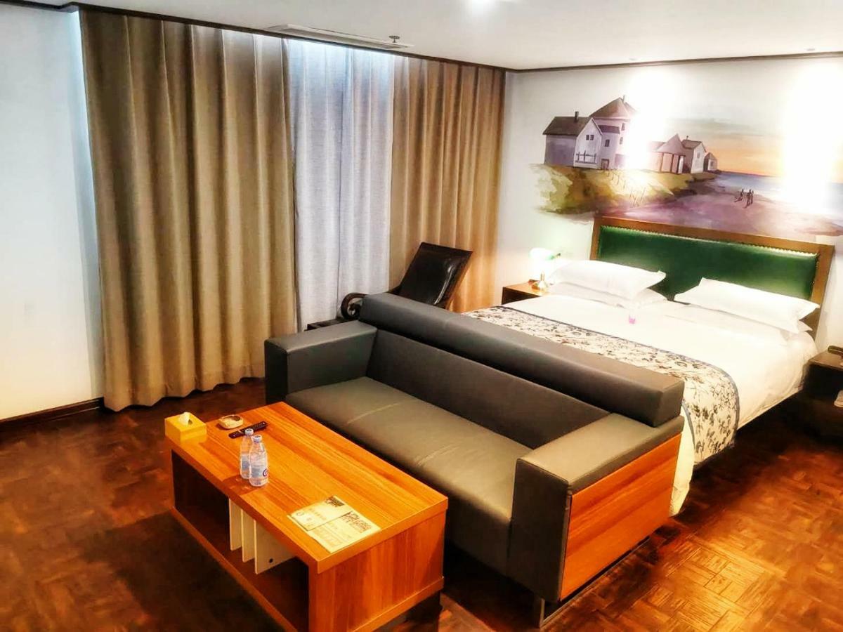 Nostalgia Hotel Near Tianjin Polar Ocean Word- Tianjin Fonte Joy World, 10 Minutes Drive Away From Tianjin Tanggu High-Speed Railway Station, Free Ice-Cream, Mineral Water, Snacks And Laundry Service, English Communication Well Exteriör bild